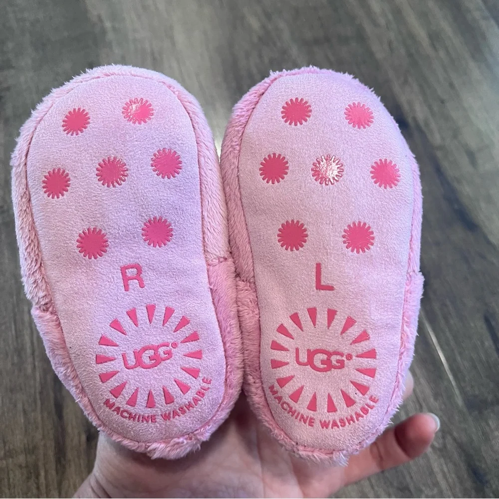Ugg Bixbee booties, bubblegum color, size 2/3